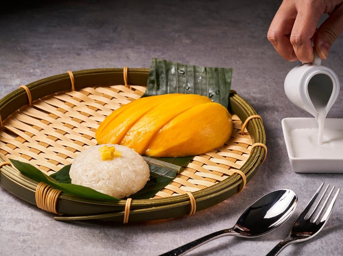【新開店】這３天「網美泰式餐酒館」全品項買一送一，爽吃芒果糯米、冬蔭功