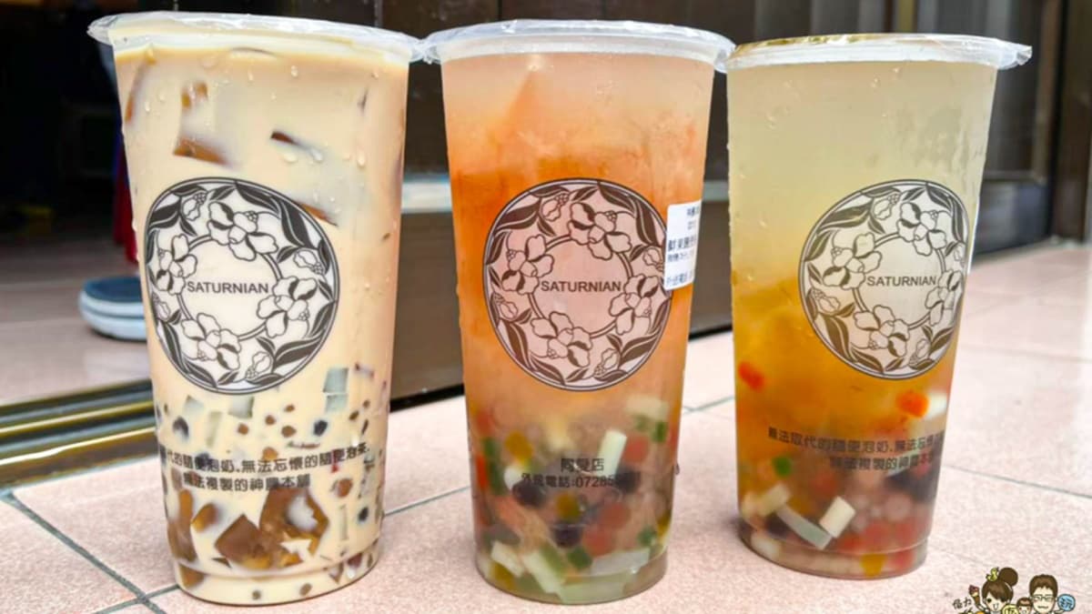 「神農本舖」高達600品項的飲品，光是看菜單可能要當機５分鐘。（圖片來源：跟著尼力吃喝玩樂）