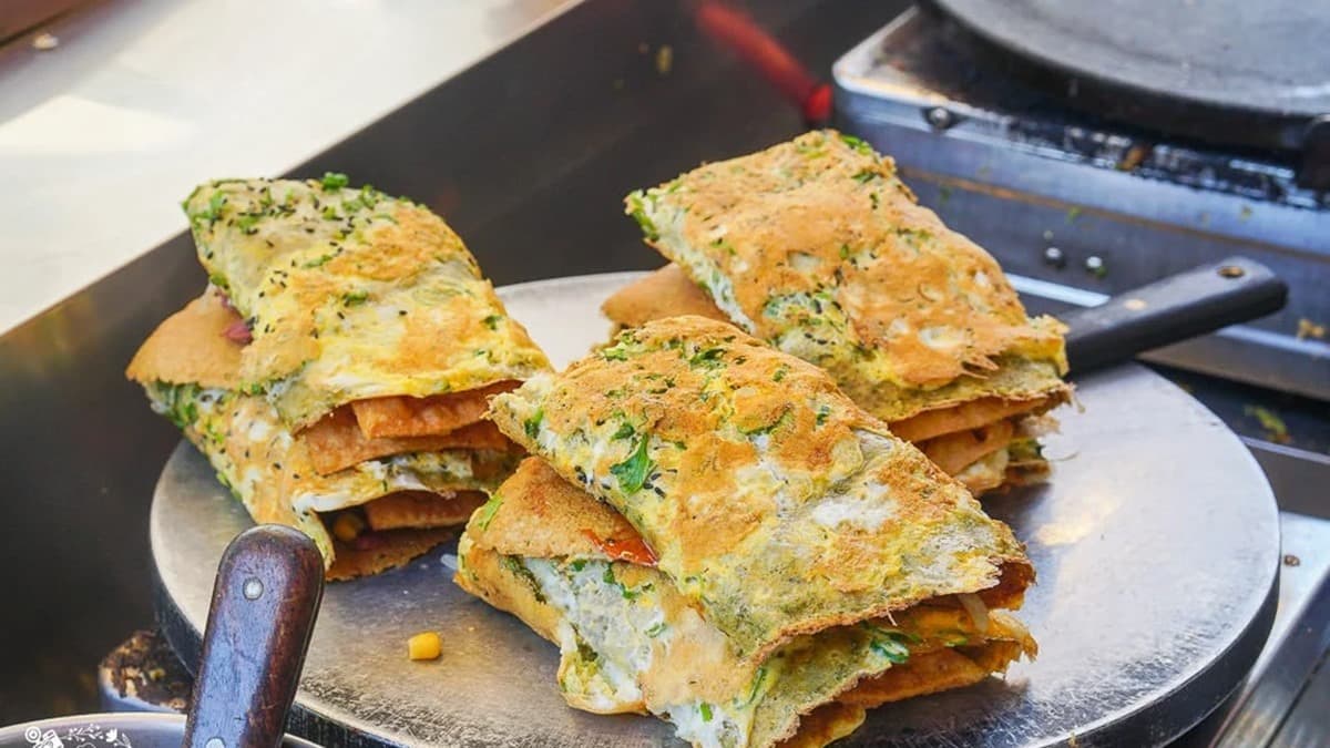 巨大的煎餅果子第一眼看上去很像料豐味美的可麗餅！（圖片來源：野田咩的美食書國）