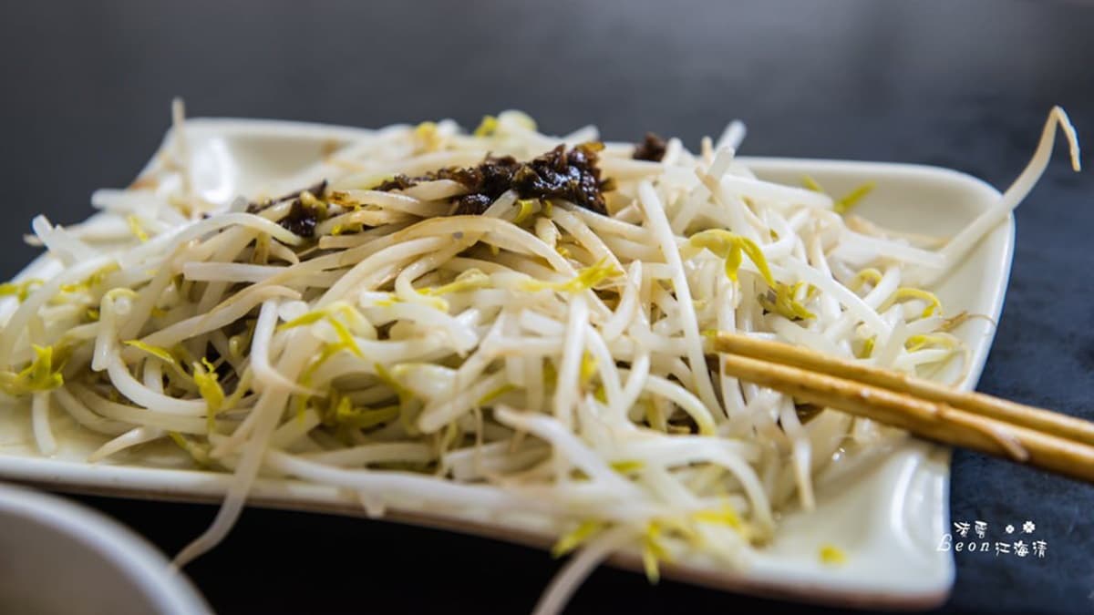 豆芽菜拌黑甜醬。（圖片來源：時空幻境 凌雲江海清）