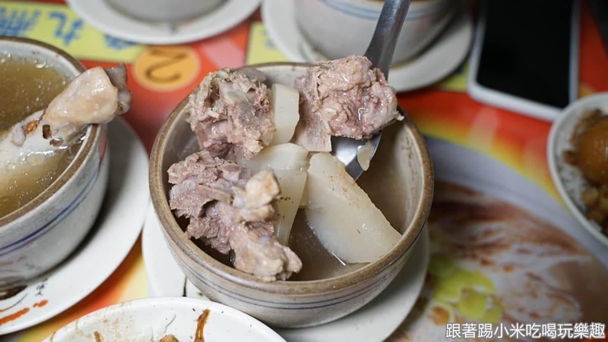 料多實在的蘿蔔排骨湯。（圖片來源：跟著踢小米吃喝玩樂趣）