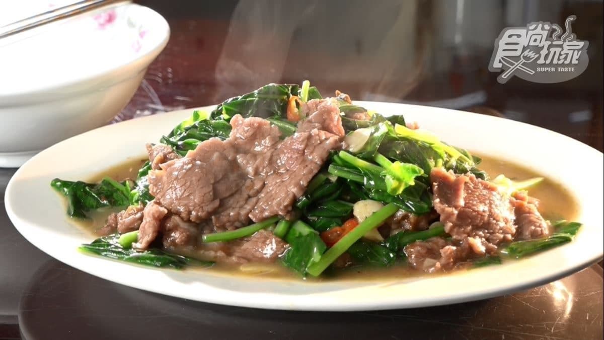 「芥藍牛肉」用沙茶拌炒，吃起來相當爽口。
