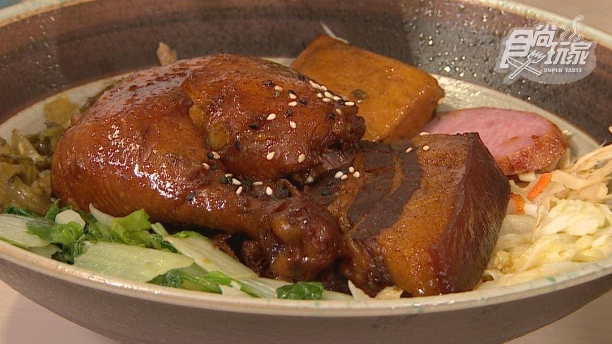 雞腿搭配鹹甜老滷汁更下飯，配菜也很好吃。