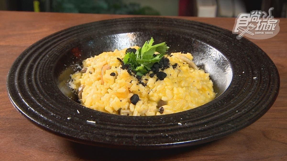 「你蘋什麼鴨燉飯」特別使用蘋果下去燉煮。