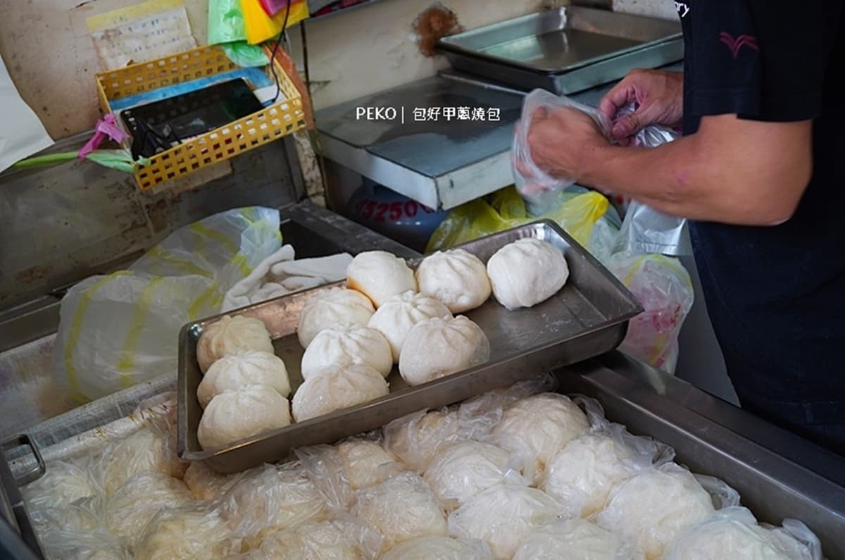 偽裝成包子的胡椒餅?4.2星「蔥燒包」皮厚內餡飽滿,生意好到一次煎5鍋 偽裝成包子的胡椒餅?4.2星「蔥燒包」皮厚內餡飽滿,生意好到一次煎5鍋