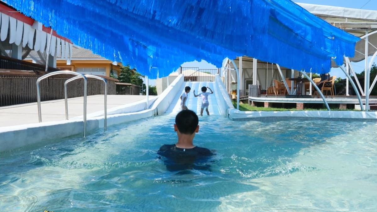 親子可以暢玩滑水道、戲水池。（圖片來源：珍太妃旅遊親子生活）