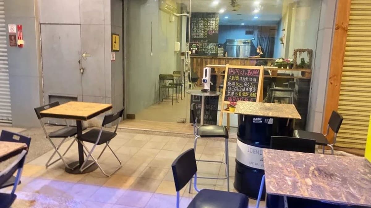 室內座位有冷氣吹，室外晚上有自然風也是滿涼的。（圖片來源：痴吃的玩）