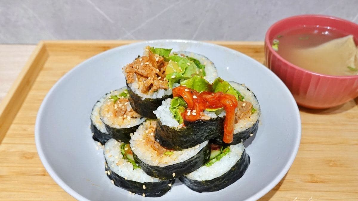 由於老闆來自韓國慶尚南道，餐點口味非常道地。（圖片來源：水晶安蹄不務正業過生活）