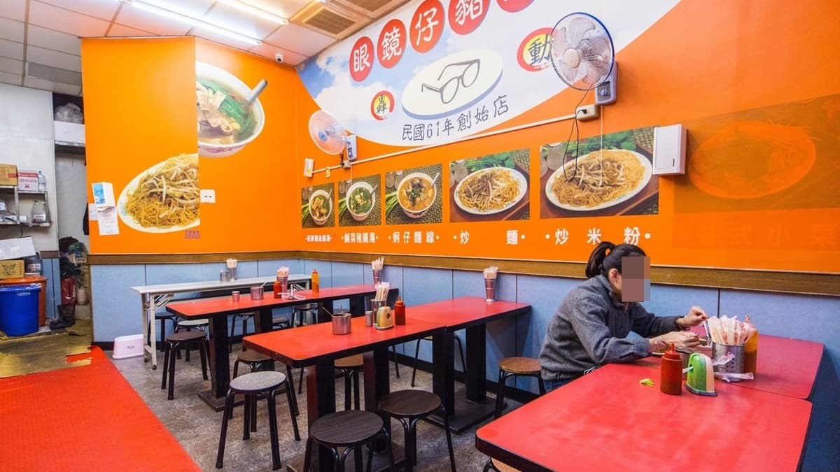 創始店裝潢很有老店的古早味道。（圖片來源：小佳的幻想世界）