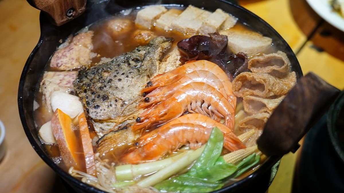 其他必點菜色還有「砂鍋魚頭」。（圖片來源：跳躍的宅男）