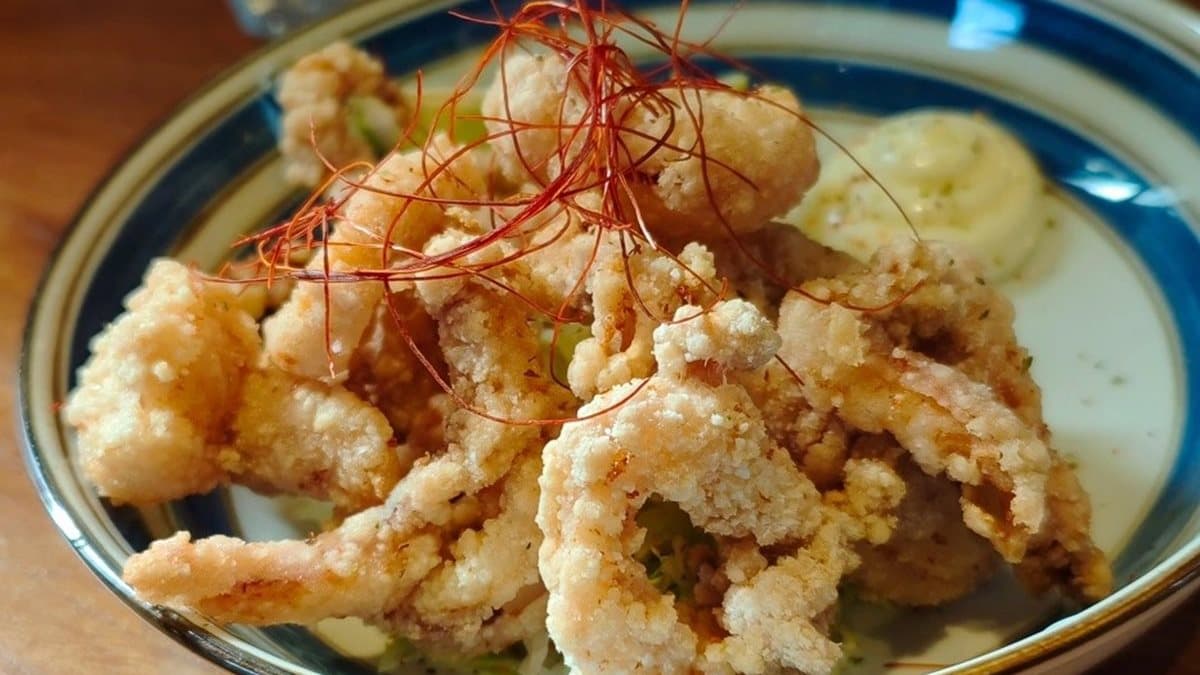 這道「本港蝦醬炸透抽」，蝦醬特殊的風味，將透抽的鮮味提升了好幾倍。（圖片來源：跳躍的宅男）