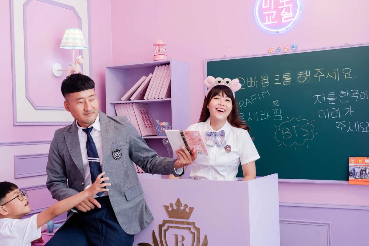免飛韓國拍到手軟!彰化「歐式莊園」體驗穿韓服,古裝宮廷、高校場景通通有 免飛韓國拍到手軟!彰化「歐式莊園」體驗穿韓服,古裝宮廷、高校場景通通有