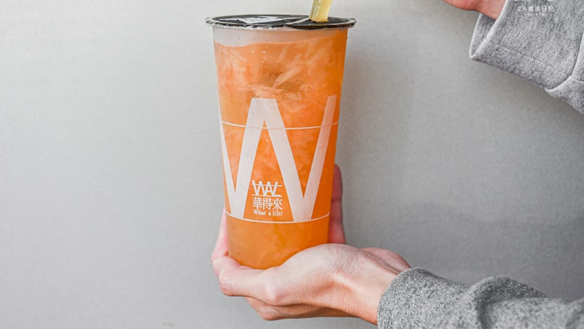 整杯葡萄柚綠茶，根本超過半杯都是滿滿的果肉啊。（圖片來源：2A食旅日記）