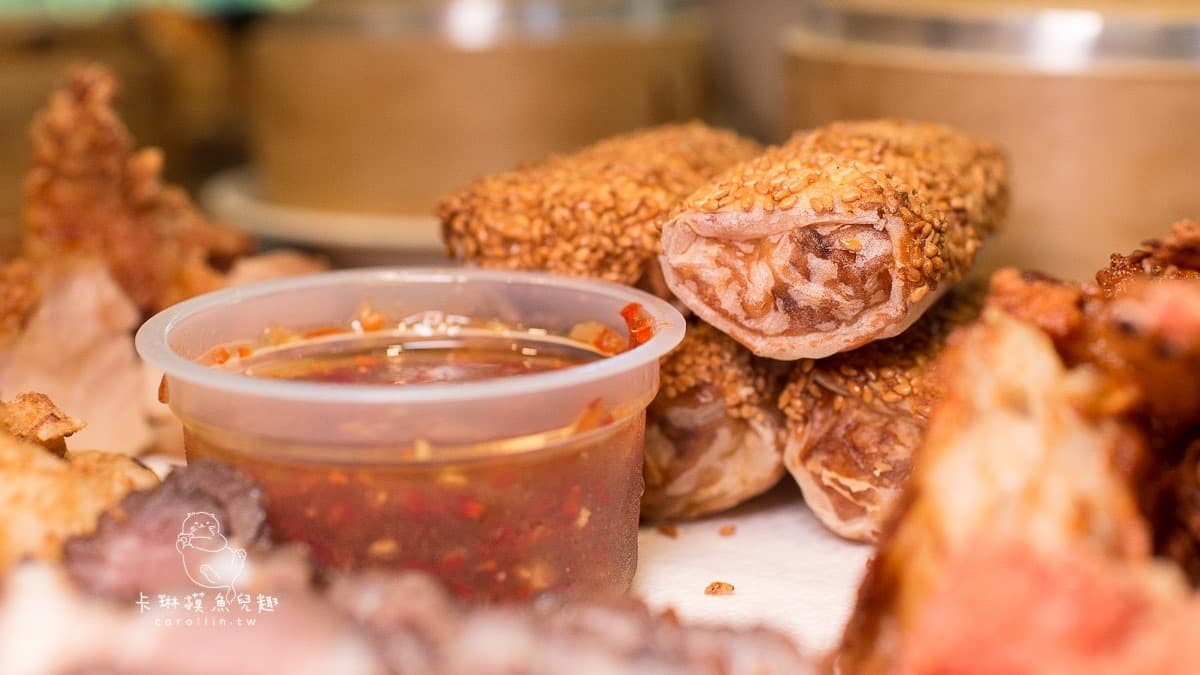 台北知名餐廳易牙居的招牌海鮮卷，在成功市場也能吃到！。（圖片來源：卡琳摸魚兒去）