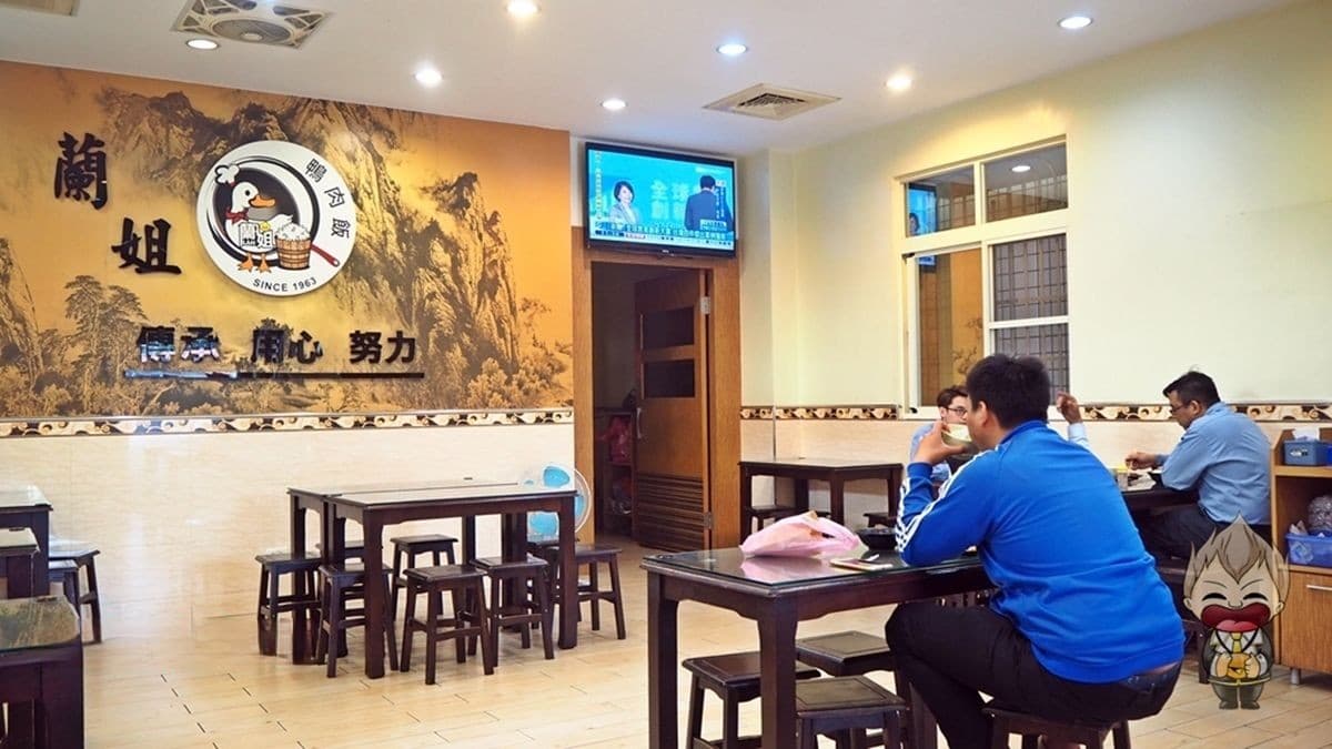 店內用餐區相當明亮乾淨。（圖片來源：班班美食生活圈）