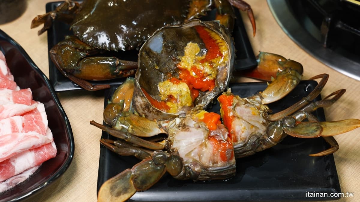 加料必點的每一隻紅蟳都是蟹黃滿滿，肉質也很飽滿。（圖片來源：台南好Food遊）