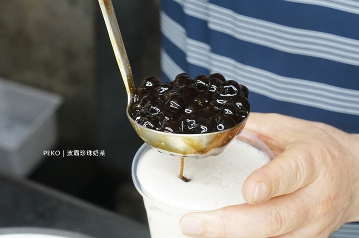 新北耶誕城順吃!府中站7美食:爆量魷魚羹、紅到韓國珍奶、整顆布丁牛奶冰 新北耶誕城順吃!府中站7美食:爆量魷魚羹、紅到韓國珍奶、整顆布丁牛奶冰