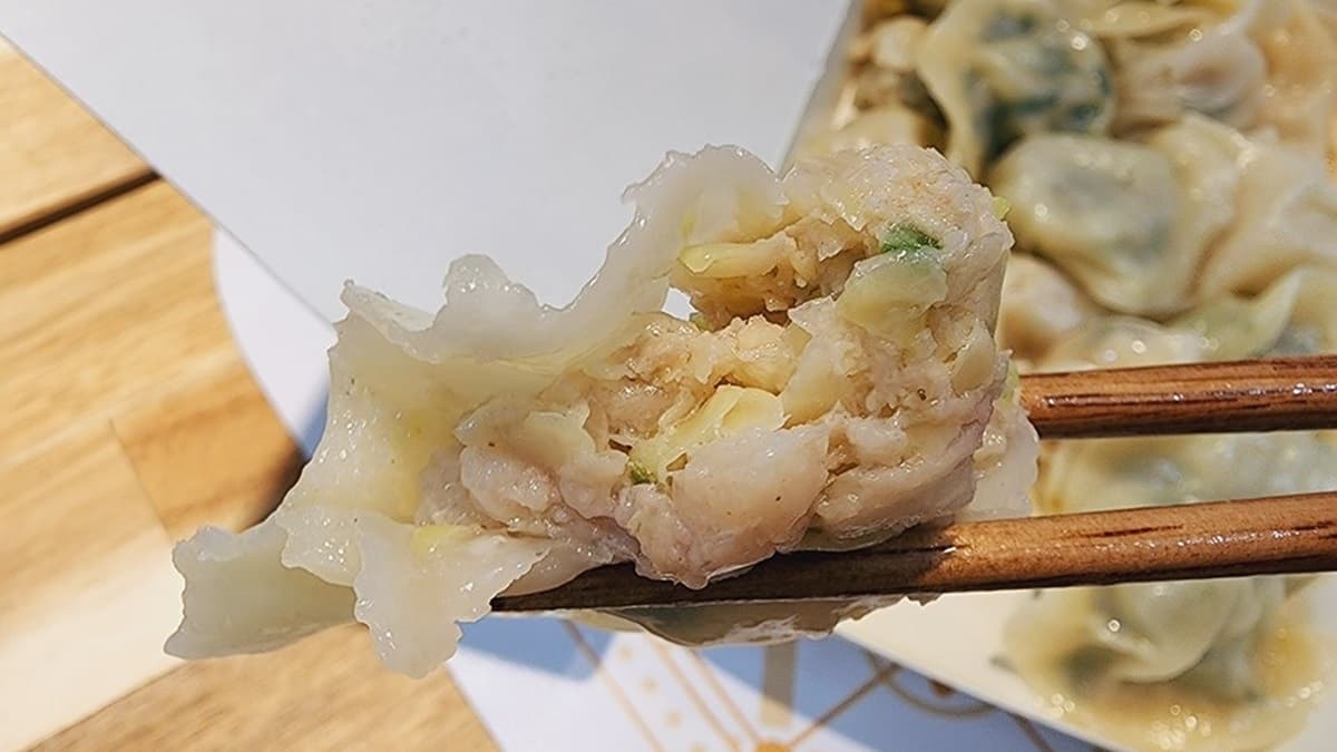 高麗菜豬肉口味相當脆口，比起很多冷凍水餃都好吃。（圖片來源：Yuki‘s Life）