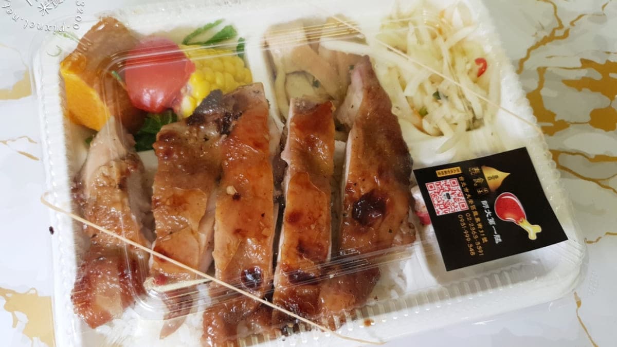 便當的配菜有龍鬚菜、南瓜、番茄、醃蘿蔔、筍片。（圖片來源：米寶麻幸福滿載）