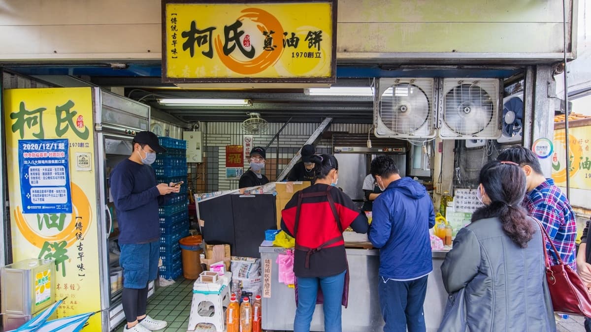 店裡雖然幾乎都要排隊，但速度其實滿快的。（圖片來源：小佳的幻想世界）