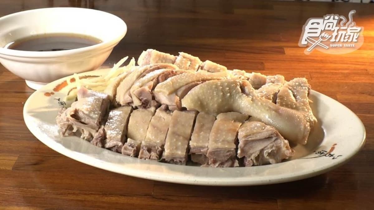 鴨肉使用溫體鴨，口感濕潤不乾柴。