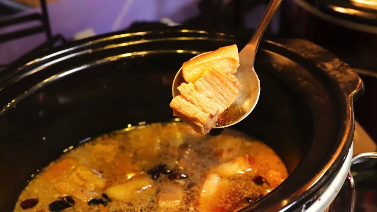 主廚特製滷肉、三層肉也很厲害，完全不輸外面的滷肉飯。（圖片來源：進食的巨鼠）