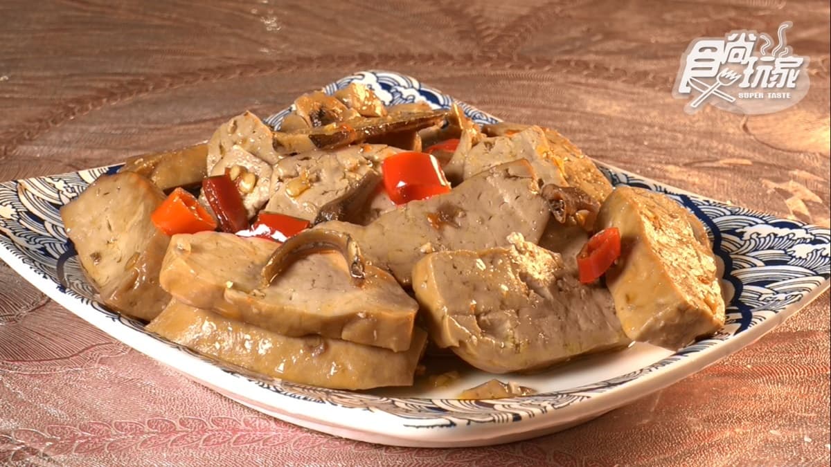 豆干愈吃愈唰嘴，很入味。