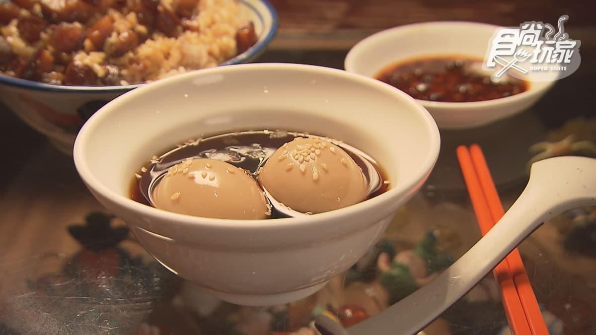 「寶杏嬤的溏心蛋」口感很Ｑ彈，一入口香味超級濃郁。