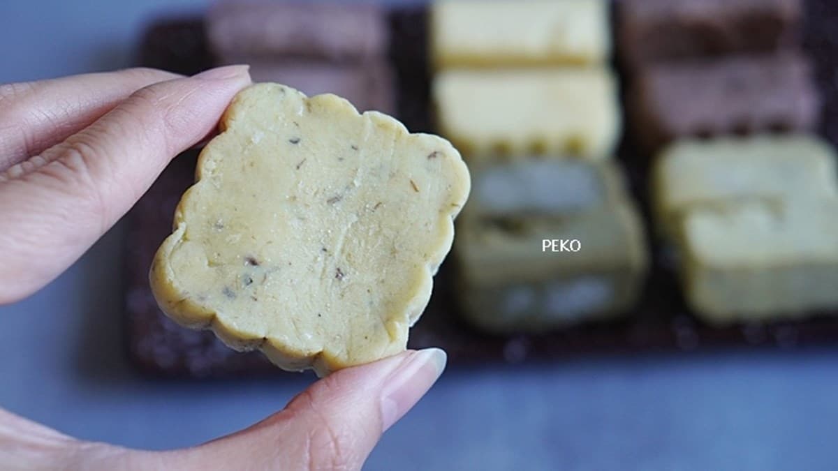 原味雪凝綠豆糕口感綿密，嘗得到自然豆仁的清香。（圖片來源：PEKOのSimple Life）