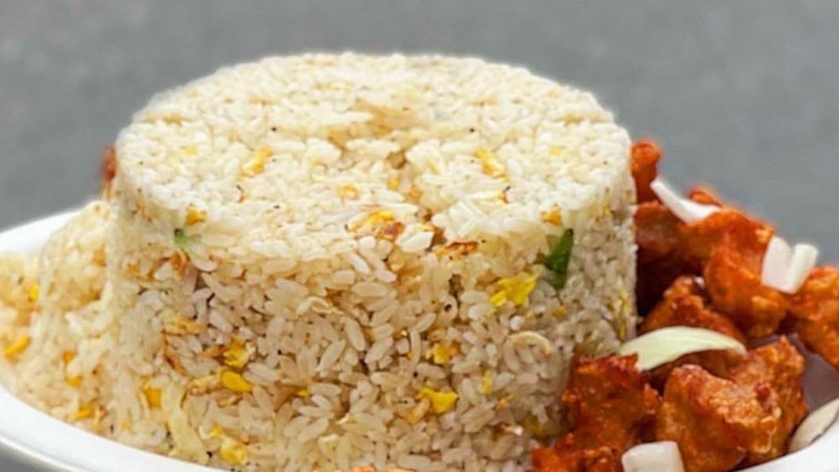 黃金肉絲蛋炒飯就是簡單的調味而已。（圖片來源：花露露 の花花世界）