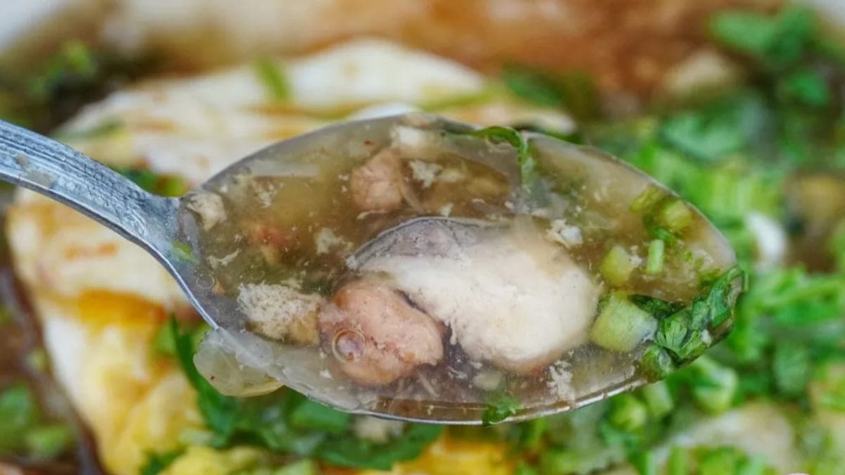 使用虱目魚熬煮的醬汁很有味道，越吃越對味。（圖片來源：痴吃的玩）