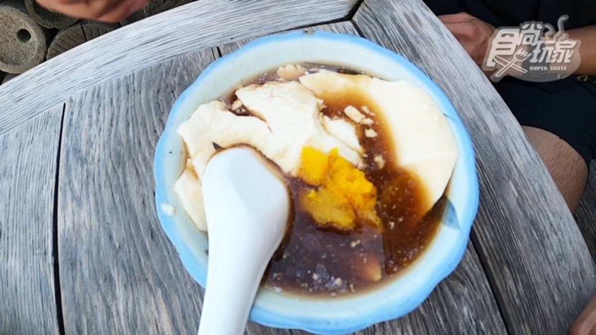 黑糖水加入花生粉的口味很獨特。
