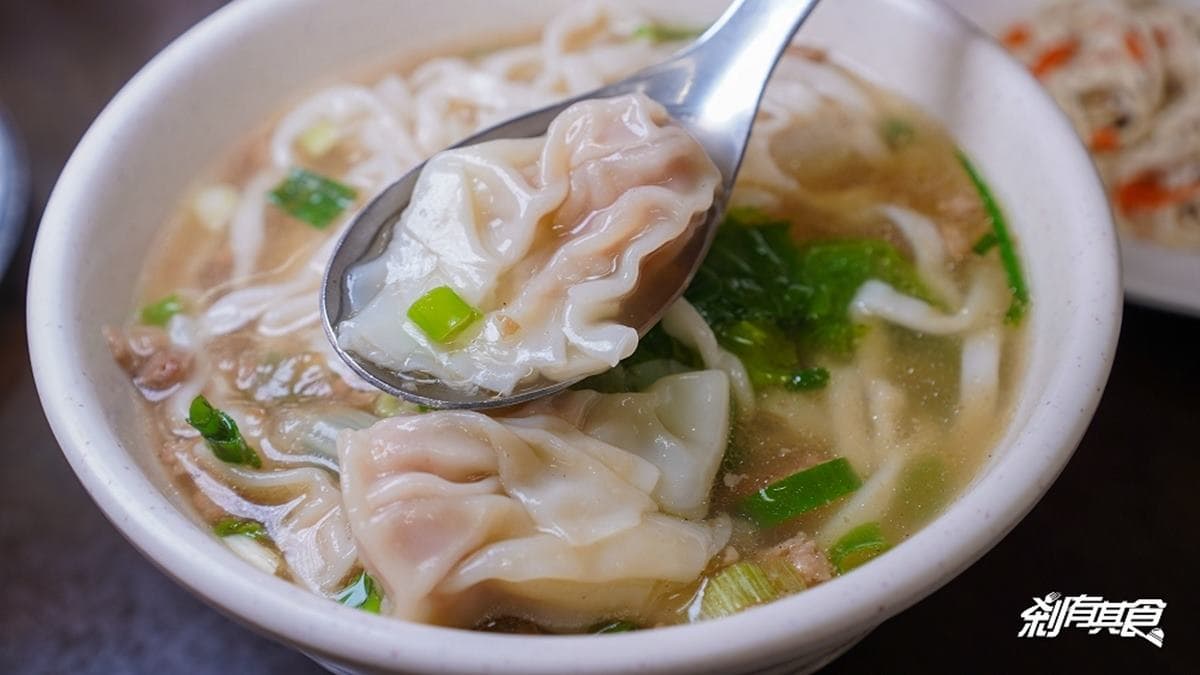 餛飩麵湯頭喝起來有肉香，餛飩也很大顆又好吃！（圖片來源：剎有其食）