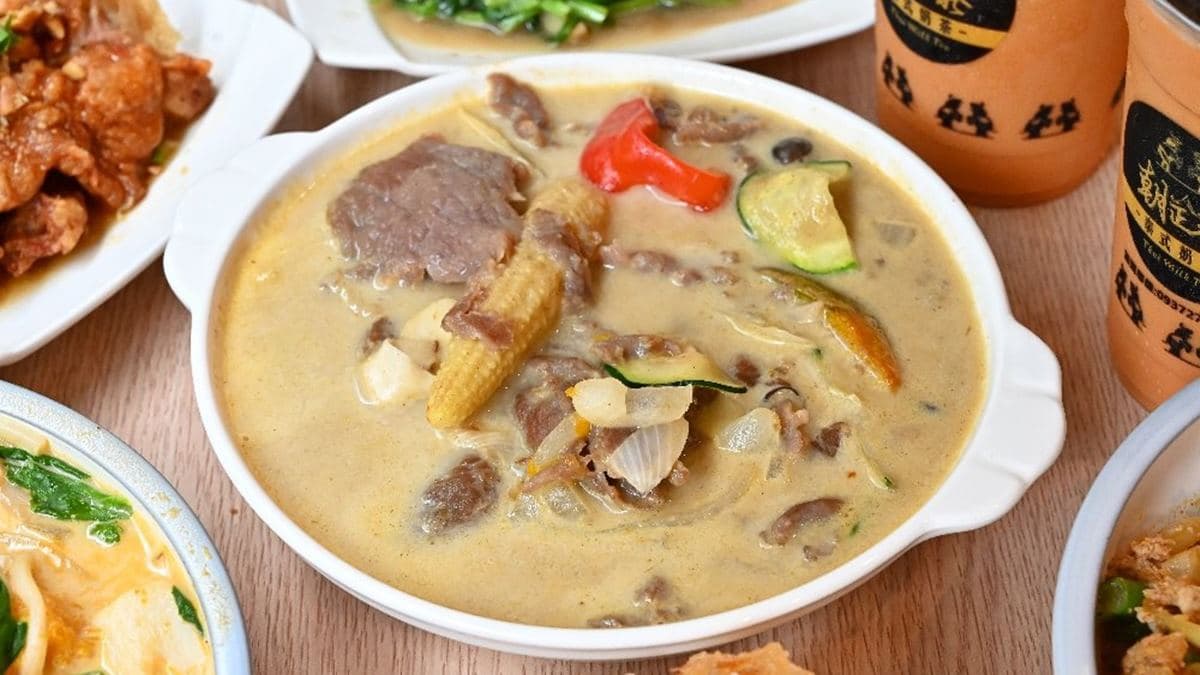 綠咖哩牛肉飯偏小辣風味，肉質軟嫩不柴，喜歡綠咖哩的朋友一定要試試！（圖片來源：糖糖's享食生活）