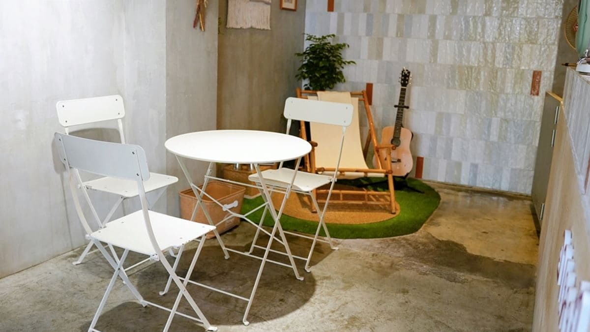 店內座位僅有２桌，建議來用餐前一定要先打電話訂位。（圖片來源：瑋瑋美食萬歲）