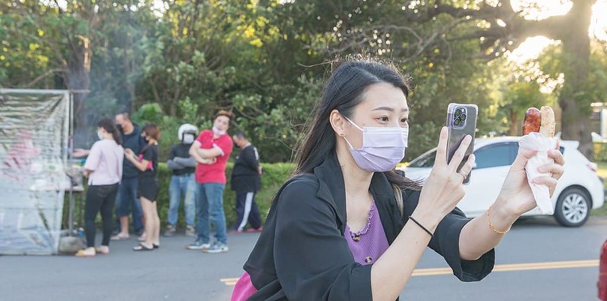 １天只賣３小時！IG超夯「神祕香腸攤」未營業就排爆，沒先預訂小心等到腿軟