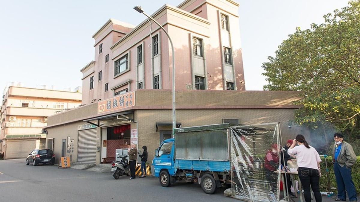 香腸攤位置大約在大溪頂埔公路旁。（圖片來源：小虎食夢網）