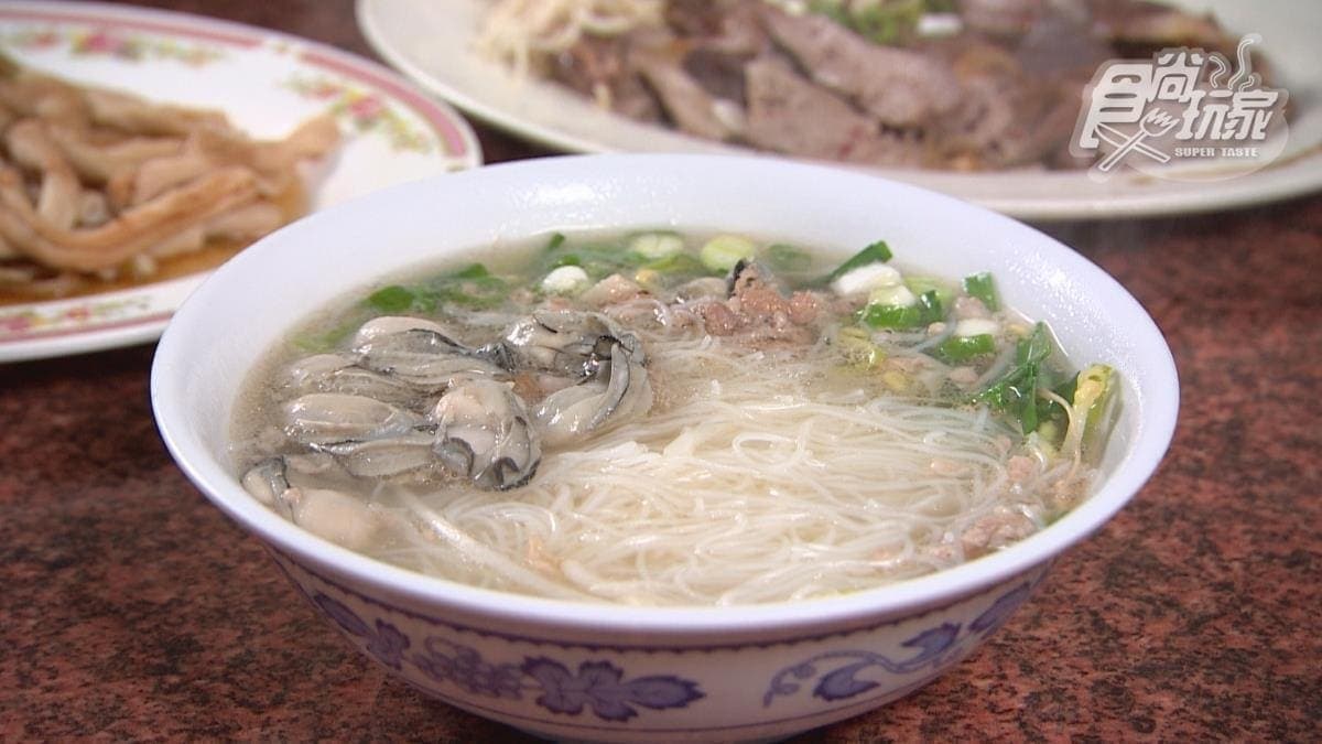 蚵仔米粉吃起來鮮味很明顯。