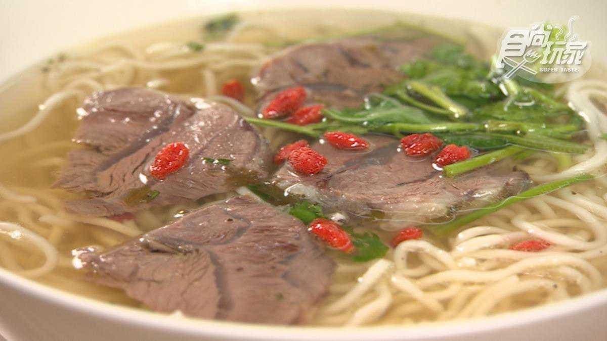 牛筋口感很有彈性，充滿膠質。