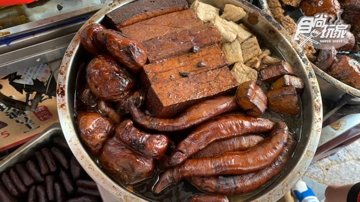 滷味可單點也有套餐，光看就超入味，滷汁味道很香。