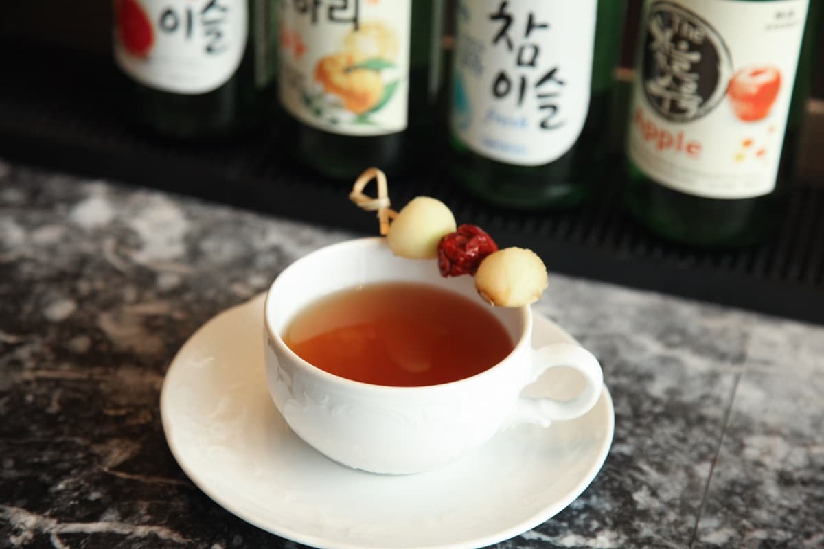 穿韓系服飾免費吃煎餅!韓式調酒喝到飽12款暢飲,香焦牛奶、水蜜桃燒酒入味 穿韓系服飾免費吃煎餅!韓式調酒喝到飽12款暢飲,香焦牛奶、水蜜桃燒酒入味