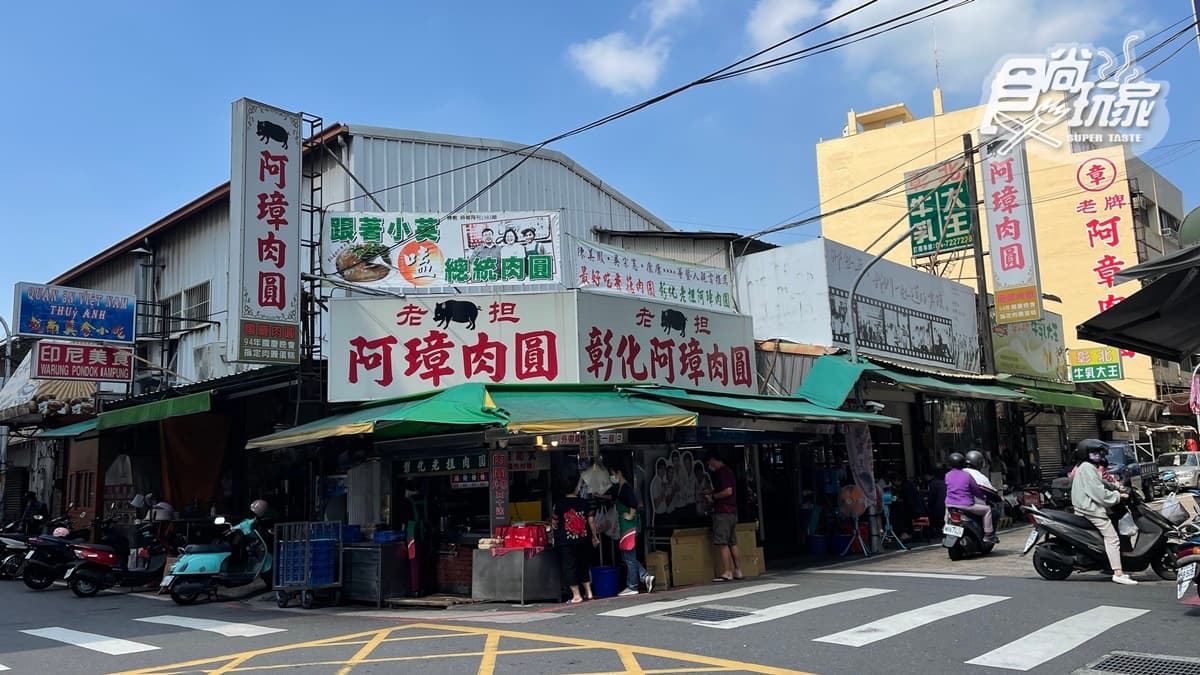 「老担阿璋肉圓」是在地人氣超高的老店，生意好到擁有３家分店。