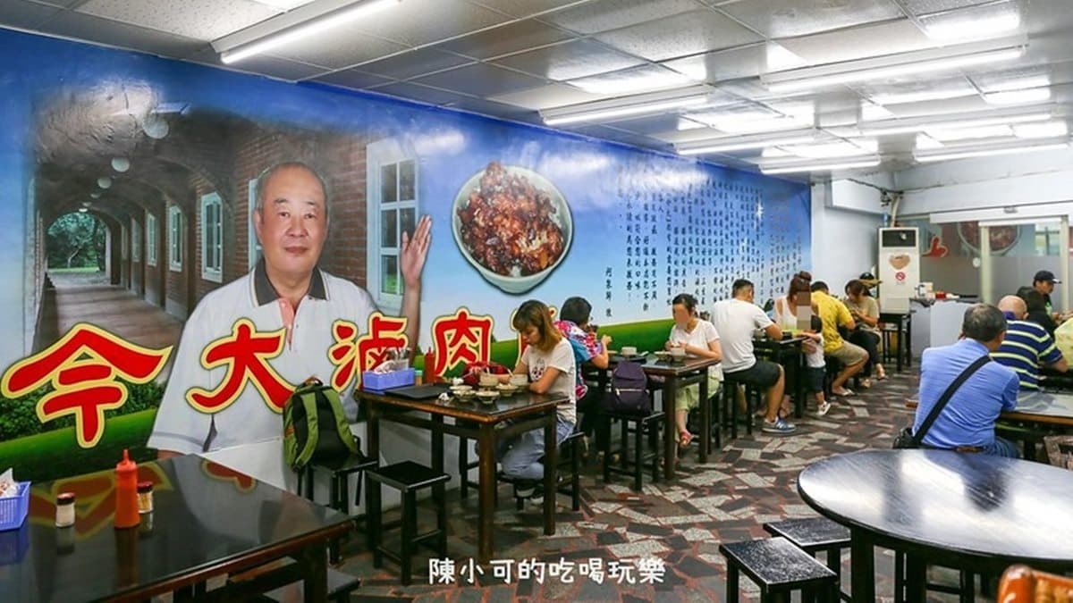 有時候如果沒這麼忙，工作人員都會幫忙把餐點送到桌上。（圖片來源：陳小可的吃喝玩樂）