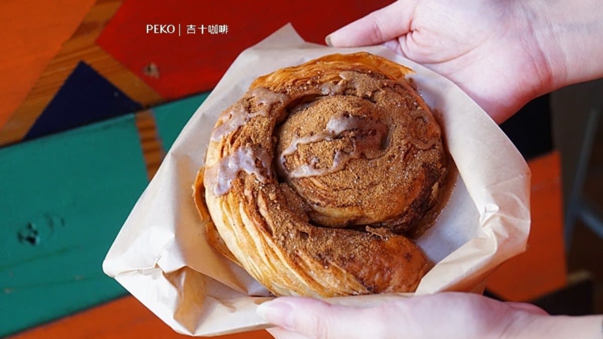 「丹麥肉桂捲」比較像是可頌的感覺，十分酥鬆。（圖片來源：PEKO の Simple Life）