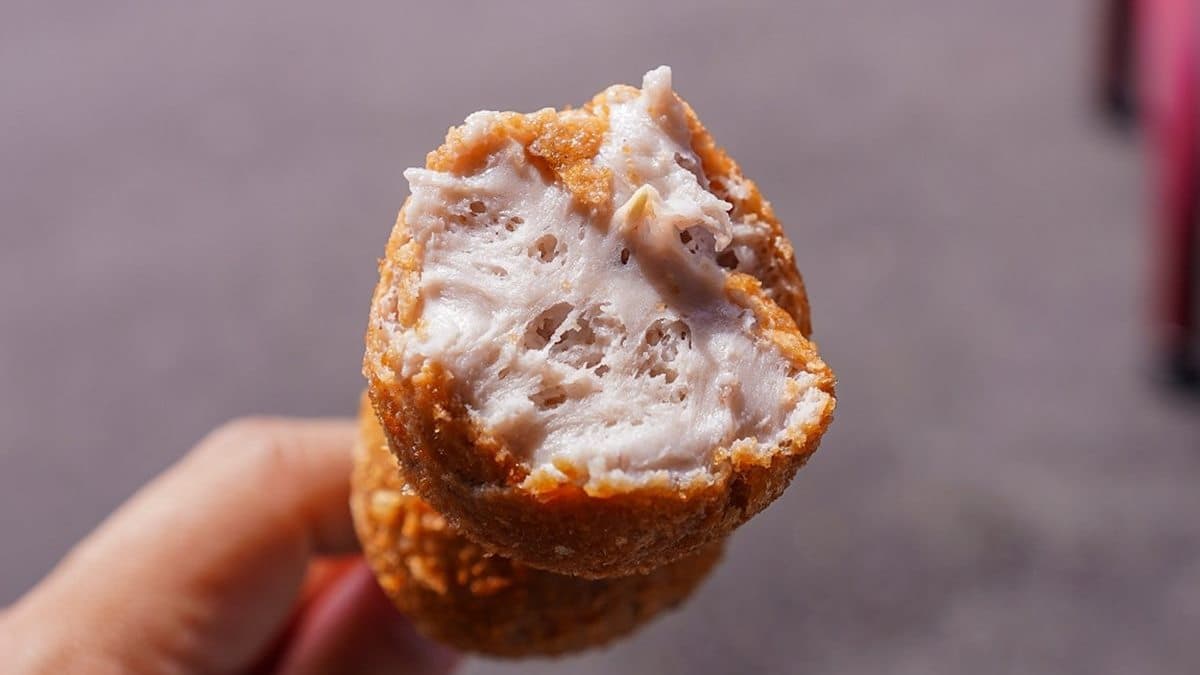 「香酥芋泥球」裡面填滿濃郁滑順的芋泥餡。（圖片來源：剎有其食）