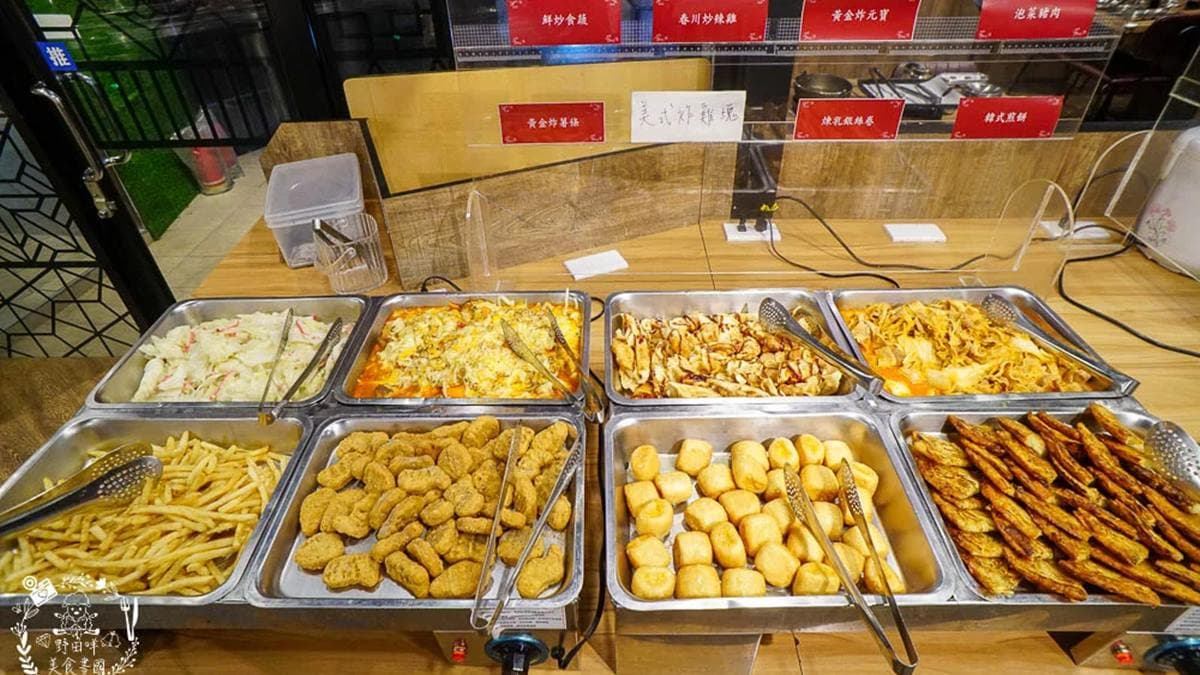 熟食區還有春川炒雞和泡菜豬肉等韓式料理可以無限吃。（圖片來源：野田咩的美食書國）
