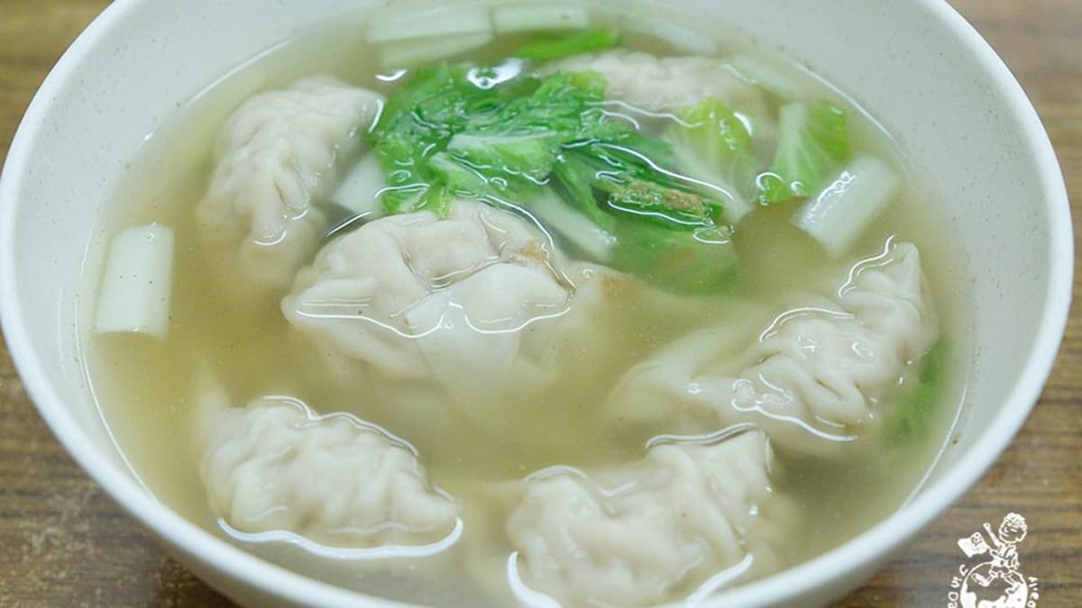 「餛飩湯」誠意十足，每顆餛飩都很飽滿扎實。（圖片來源：金大佛的奪門而出家網誌）