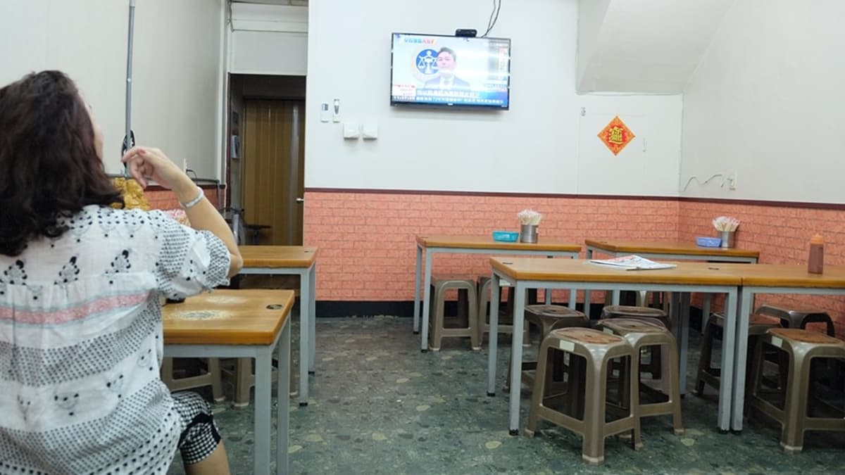 環境以銅板小吃店來說，算是挺舒適乾淨的。（圖片來源：金大佛的奪門而出家網誌）