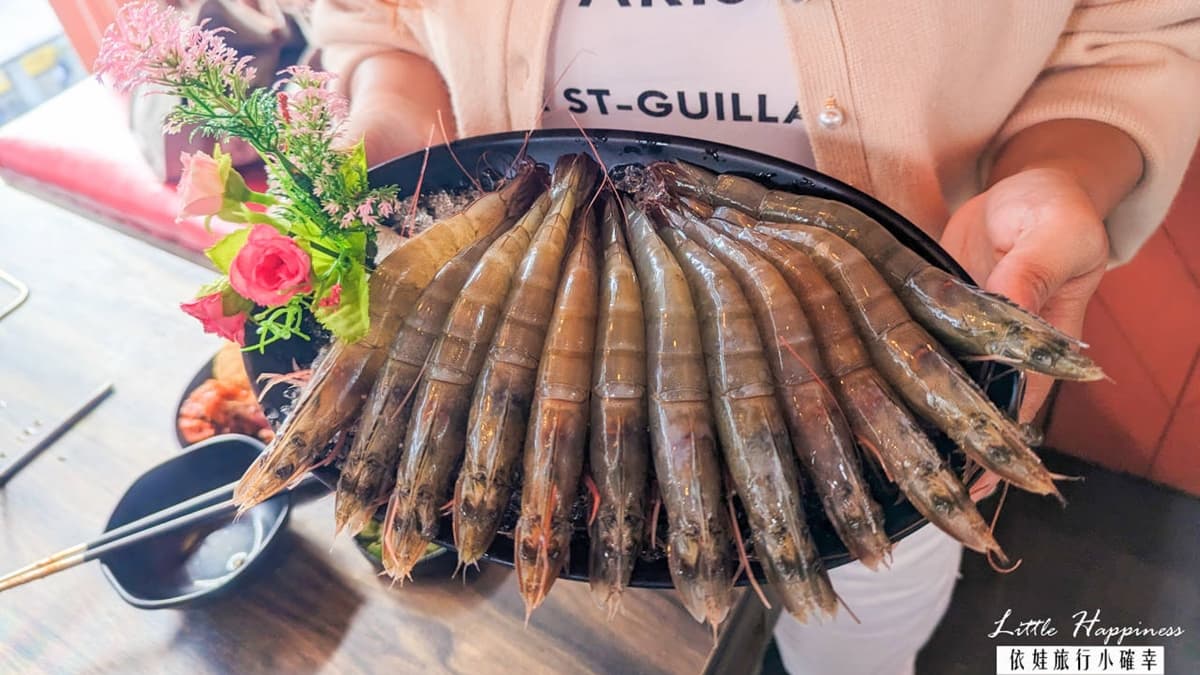 蝦子很肥很大隻，吃起來很新鮮喔。（圖片來源：依娃旅行小確幸）