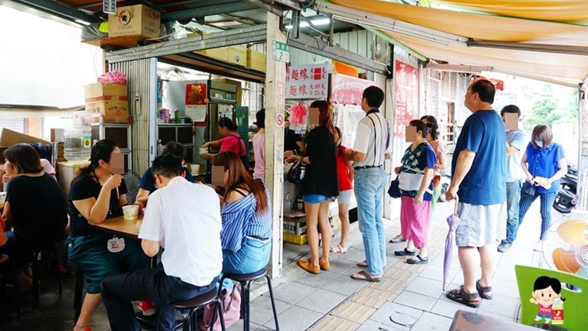 據說一年四季都在排隊，熟客１次就買４、５碗。（圖片來源：PEKOのSimple Life）